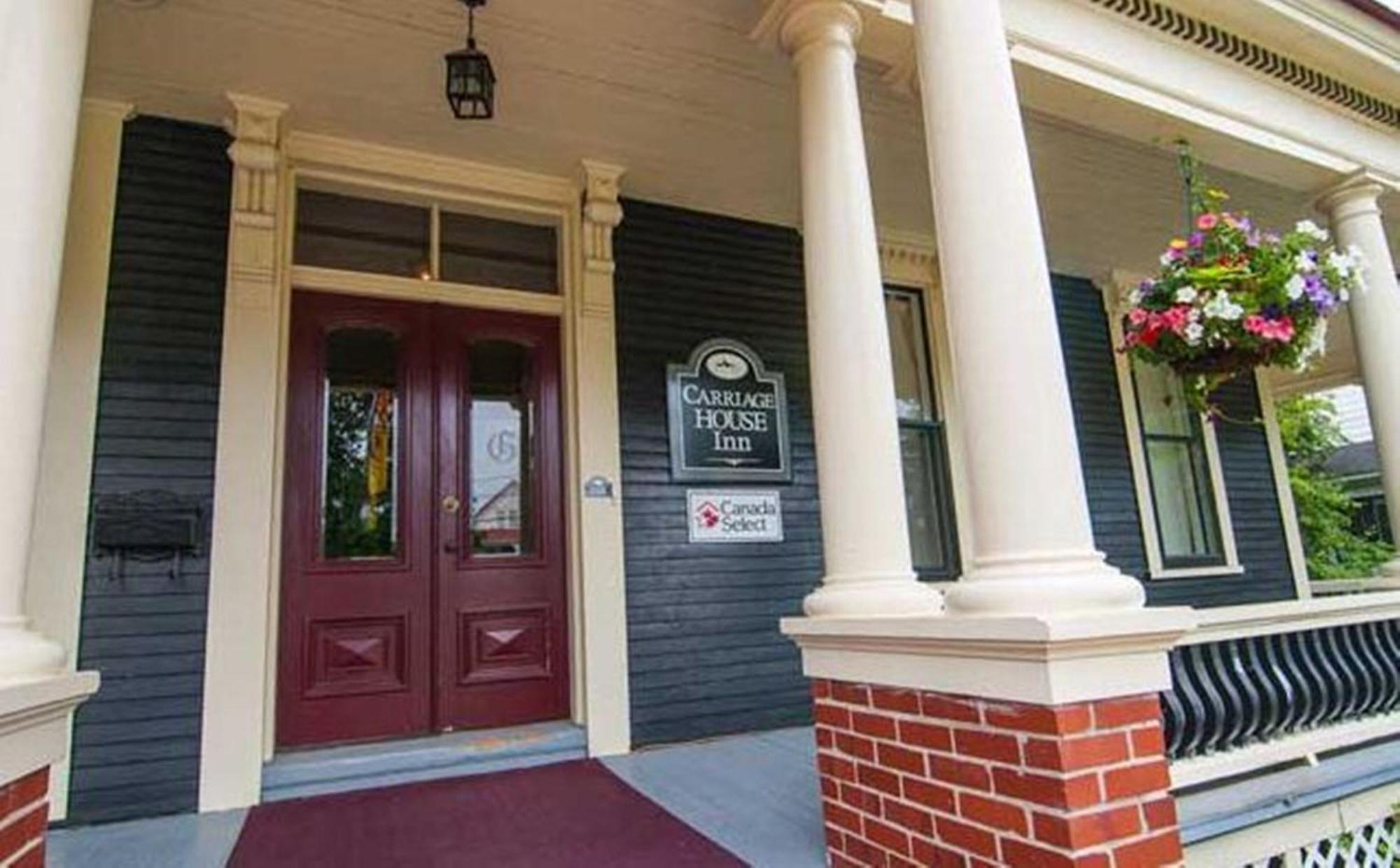 Carriage House Inn Fredericton Exterior photo